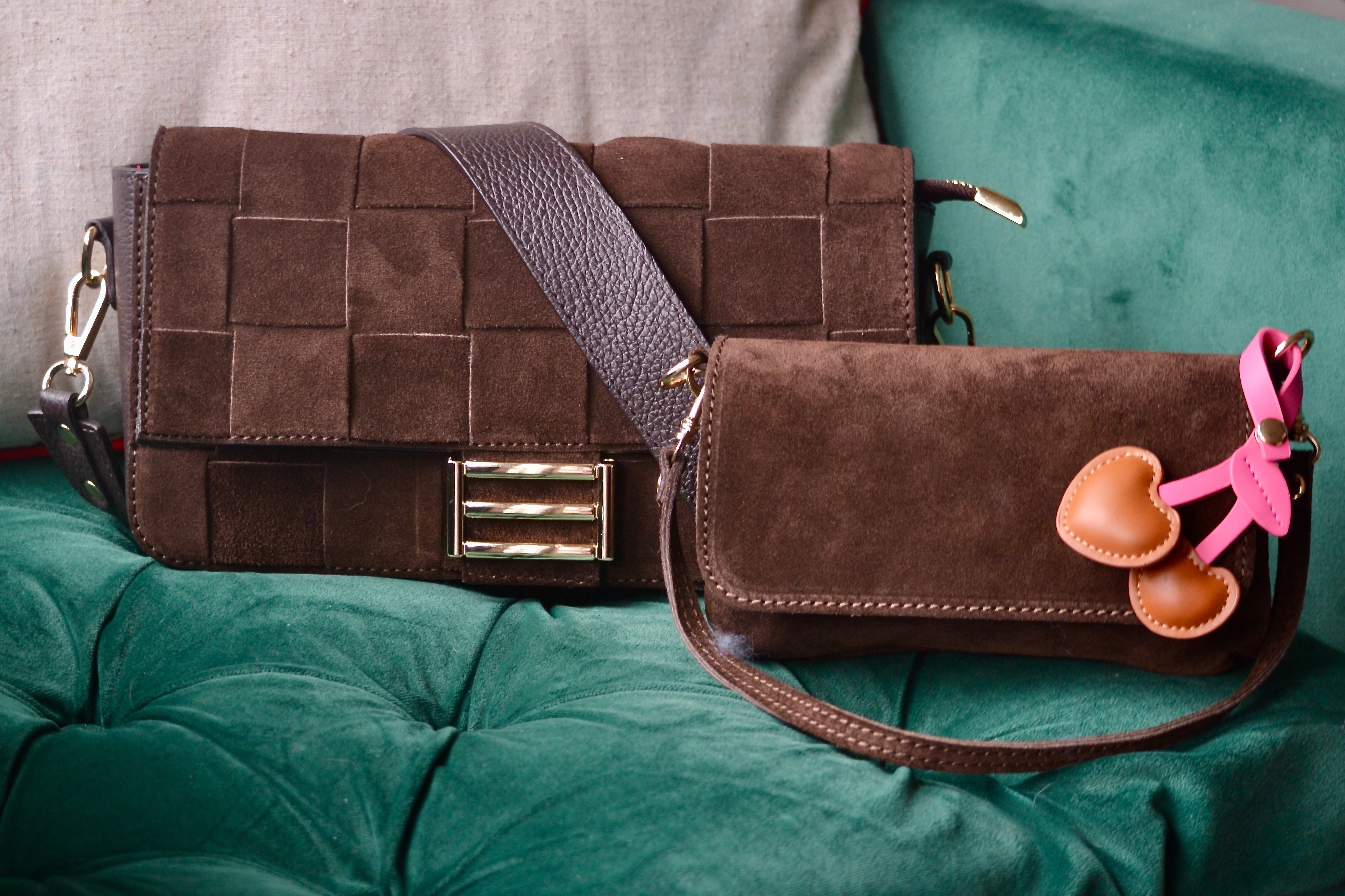 266C5EF3-A9F7-4866-914E-560733C738A0